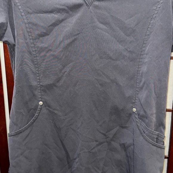 Beyond Scrubs Grey top size XS - Picture 5 of 9